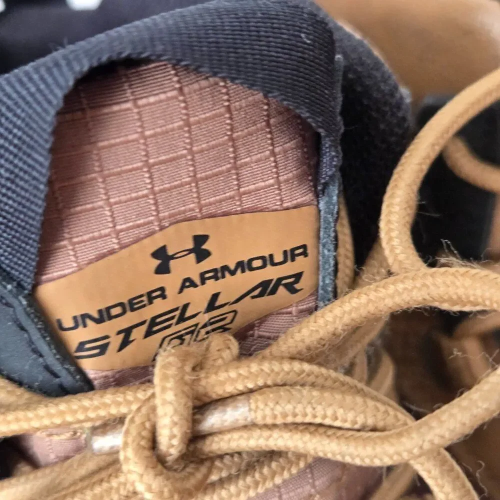 UNDER ARMOUR STELLAR KIDS / YOUTH BOOTS SIZE 4.5 Y